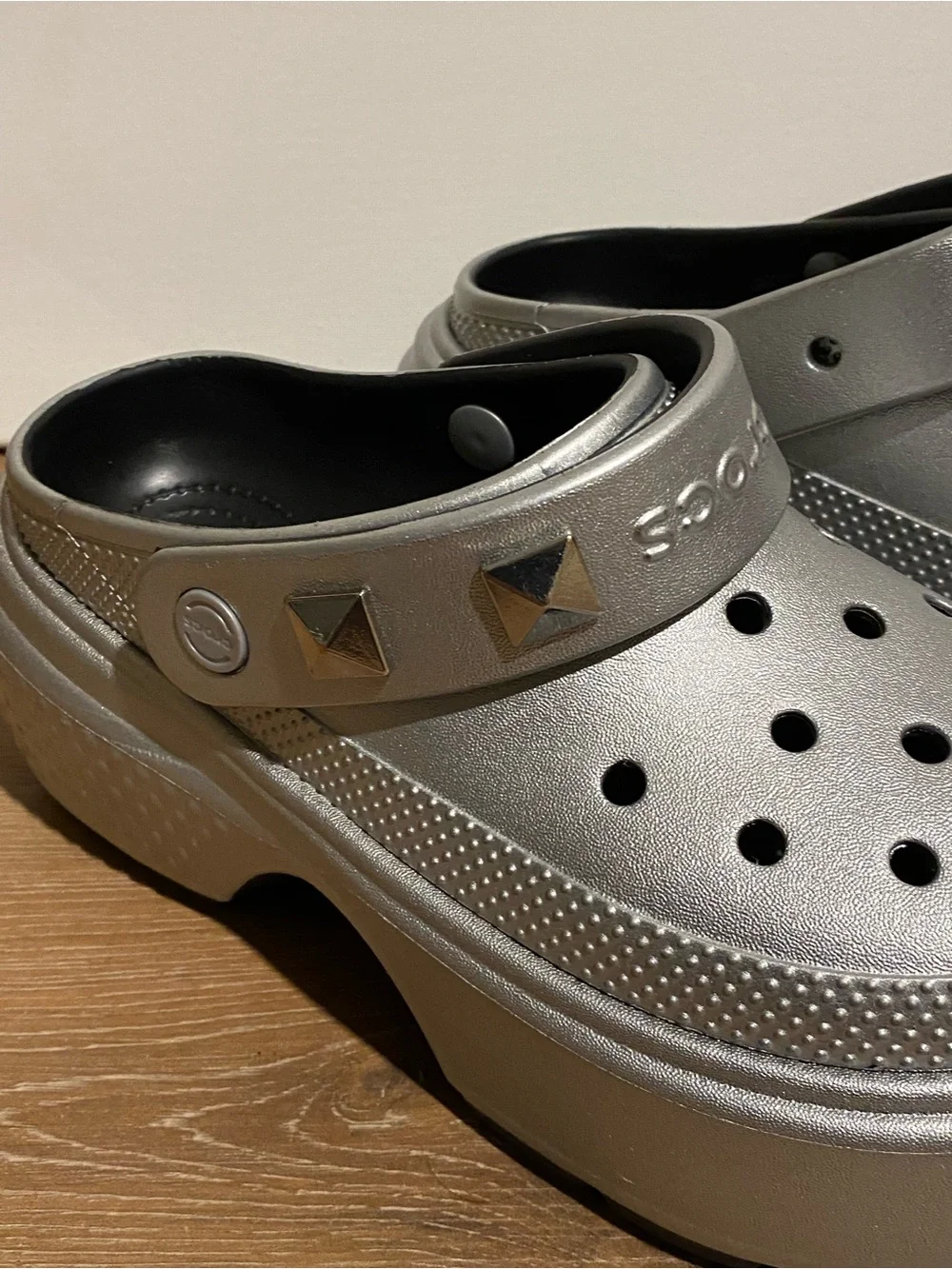 CROCS Metallic Silver Comfort Clog
